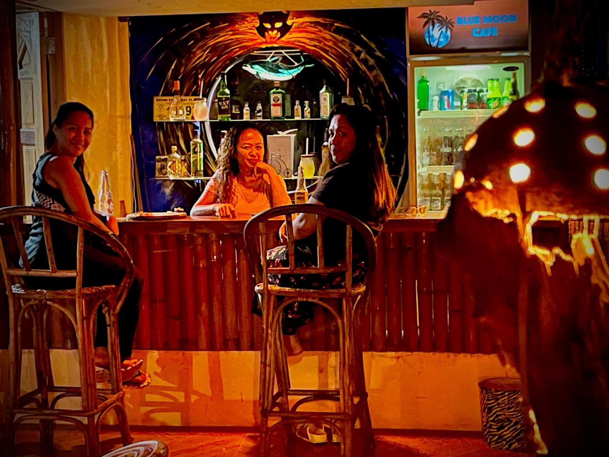 Blue Moon Guesthouse Puerto Princesa Exterior photo