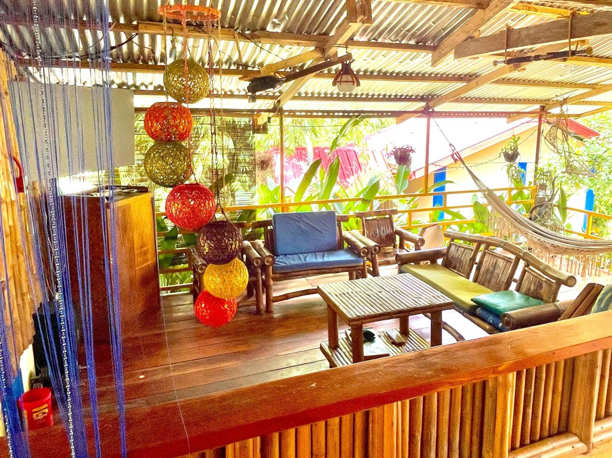 Blue Moon Guesthouse Puerto Princesa Exterior photo